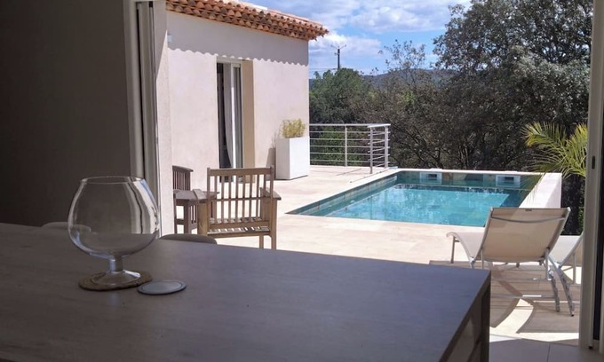 Sainte-Anastasie-sur-Issole Villa | Villa de Vacances Avec Piscine Privée au Cœur du Var
