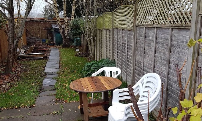 Ottery St Mary Casa | Cosy Devon Town House and Garden with BBQ