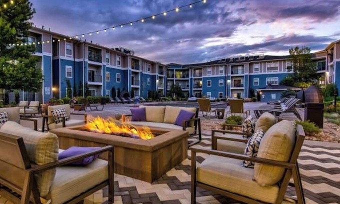 Lincoln Square Lofts Apartamento | Luxury One Bedroom Rental in Lone Tree