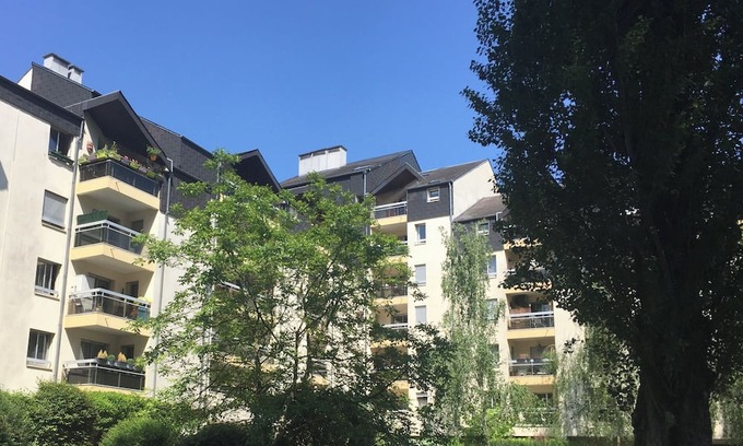 Le Port sous la Lune Apartamento | Vrbo Property