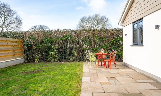 Cleeve Casa | The Oak View:Haven Retreat Bristol in Countryside