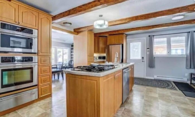 Val-des-Monts Casa | Eritage |Spa avec Magnifique vue sur le lac