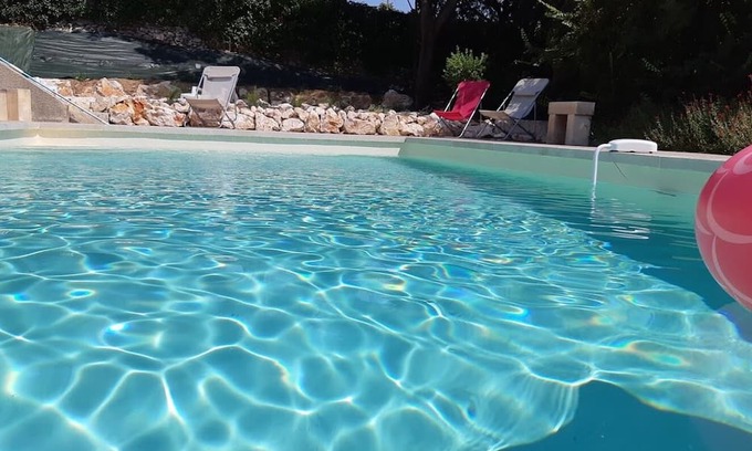 Caremeau Casa | Maison familiale spacieuse pour 8 personnes, piscine, calme et climatisation!