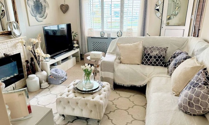 Streatham Hill Apartamento | Cosy 2 Bed with Free Parking & Lift -8min to station.