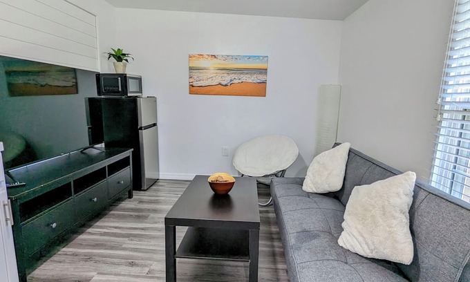 Leesburg Casa | WOW Modern & Cozy unit!! w/Private Entrance!