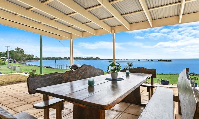 Toogoom Casa | Sandbar on Moreton 5 Bedroom