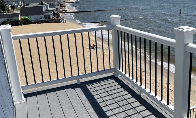 Saybrook Manor Cabaña | Waterfront Cottage With Private Beach