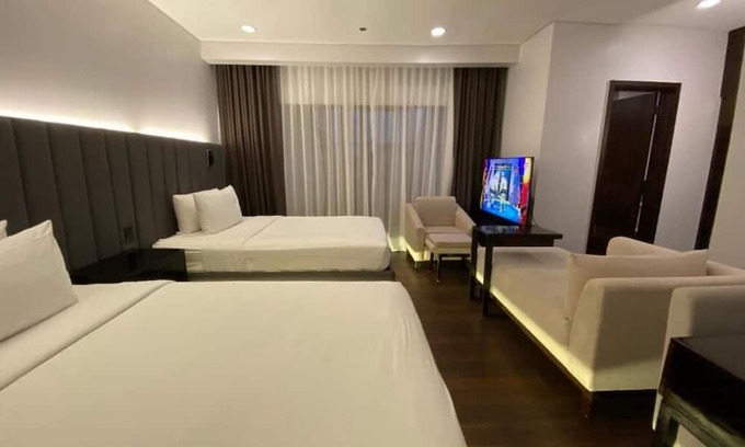 Baguio Apartamento | The Forest Lodge at Camp John Hay privately owned unit with parking 535n