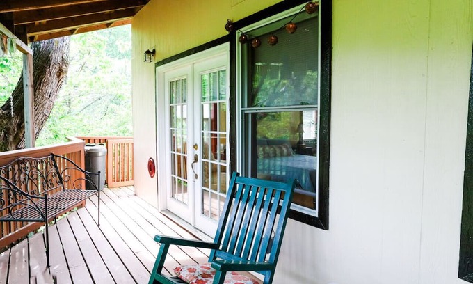 Burks Fork Cabaña | New! Joy Cottage - the perfect place for romance, by Buffalo Mtn Getaway