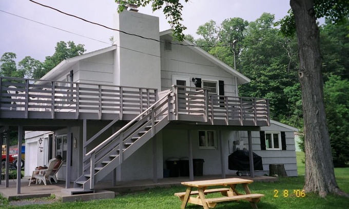 Skaneateles Cabaña | Cottage near lake. Great place to stay and relax!