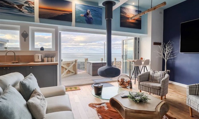 Fairbourne Casa | A peaceful picturesque landscape from a stunning stone built exterior.