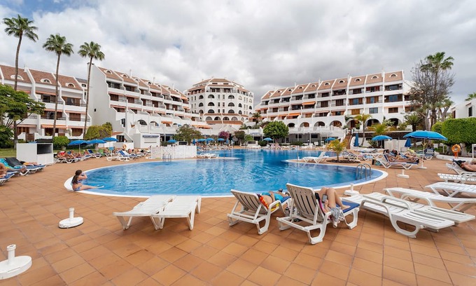 El Madronal Apartamento | Vacation Studio 'Center Parque Santiago 2' with Sea View, Wi-Fi and Air Conditioning