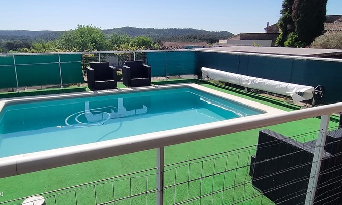 Saint-Theodorit Casa | Maison Familiale en Pleine Campagne