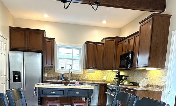 Valparaiso Casa | DOWNTOWN VALPARAISO! Charming 3-bedroom house with all the comforts of home!