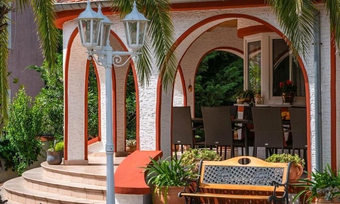 Cancini Villa | Small Castle Comfortable holiday residence