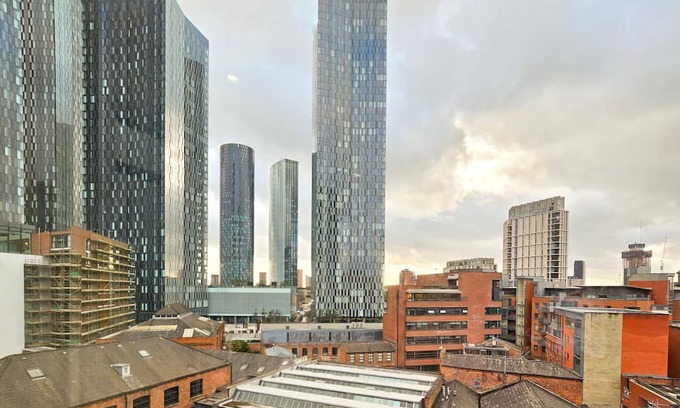 Castlefield Apartamento | Experience our newly-transformed 1-bedroom apartment, thoughtfully designed for your comfort