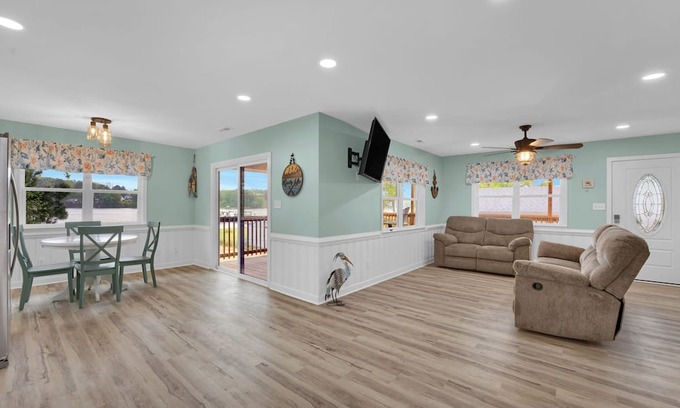 Dutton Casa | River Views