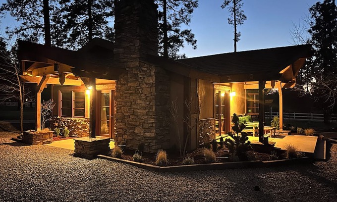 Mountain Center Cabina | Mountain Cabin Retreat on Equestrian Estate