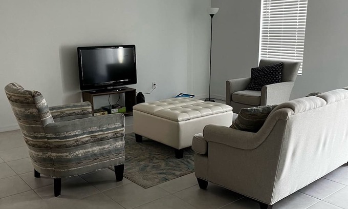 Lakeland Casa | Entire Brand New House 5 Bedrooms + 2.5 Bath. Close to Legoland, Orlando ,Tampa