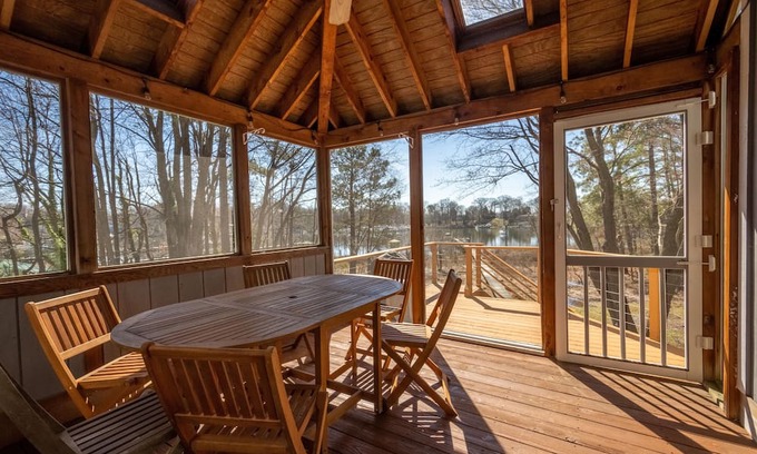 Selby-on-the-Bay Cabaña | Waterfront nature retreat, contemporary home w/ pier by Annapolis. Pet Friendly!