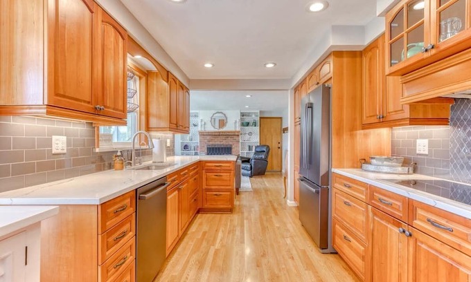 Monmouth Casa | Orchard Oasis - Family Getaway, Pet Friendly, Hot Tub, Near WOU