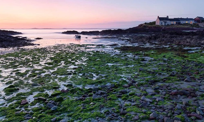 Treffgarne Casa | The Old Milking Parlour, Holiday Property Treffgarne, Sleeps 6, 3 bedrooms, bathrooms