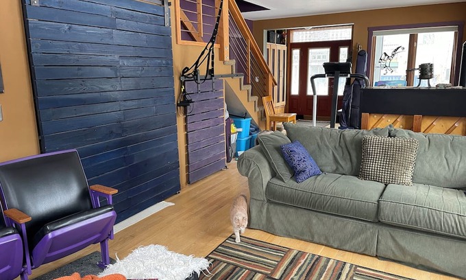 Hillside East Casa | Anchorage Hillside 3BR home with mountain views, trail access, large yard!