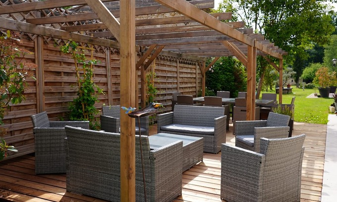 Gauriaguet Casa | Holiday Home 'Gîte Le Bijou' with Shared Pool, Wi-Fi and Air Conditioning