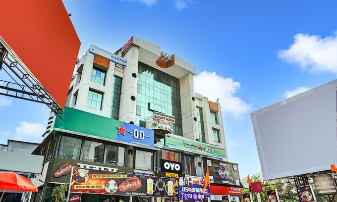 Clover Park Hotel | Collection O Hotel Nanashree Grand