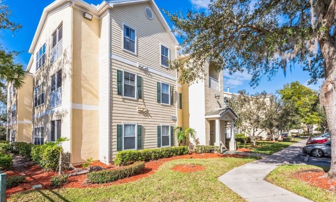 New Tampa Apartamento | Paradise Palms-Cali King Beds-EV ChargersAvailable