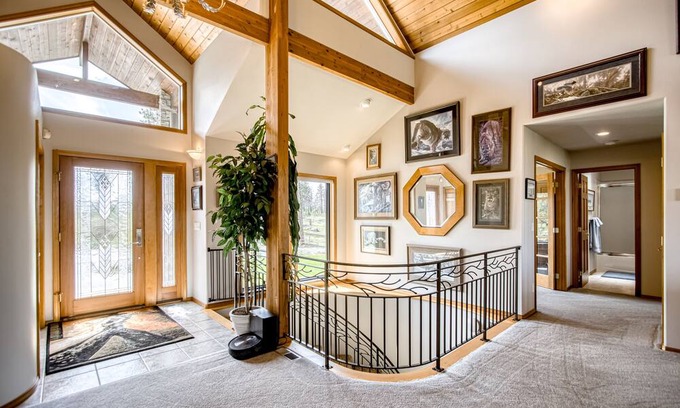 Cheney Casa | Vast countryside house with wide-ranging views, double deck, bar, & fireplaces