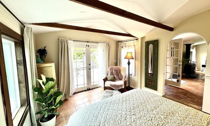 El Sobrante Casa | Country Living on 1 acre just minutes from Berkeley/Oakland