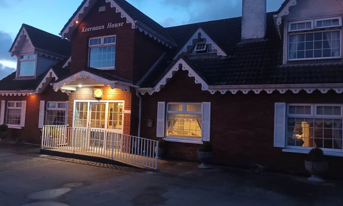 Dundalk Casa | Keernaun Guesthouse