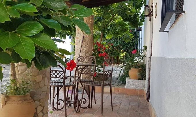 Jimena de la Frontera Casa | Holiday Home 'Casa El Horno' with Mountain View, Private Pool and Wi-Fi