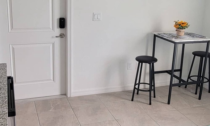 Port Saint Lucie Apartamento | Comfy apartment with individual entrance. Perfect to rest.