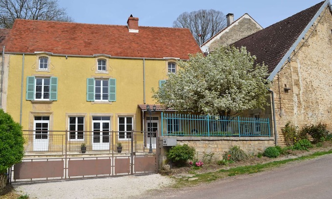 Bellenod-sur-Seine Casa | Vrbo Property