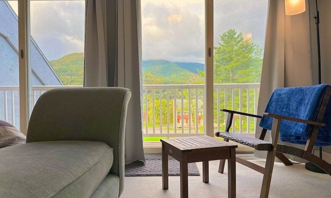 Hunter Casa | Mountain View Chalet - Sleeps 12