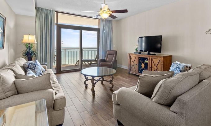 Windy Hill Casa | Aqua Escape: Oceanfront 2BR Condo with King & Queen Beds