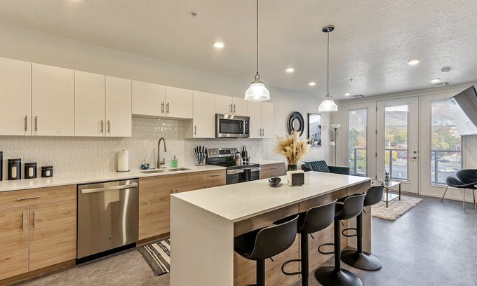 Lower Avenues Apartamento | Views/TOP Floor/1BED Apartment/GYM/GARAGE Parking
