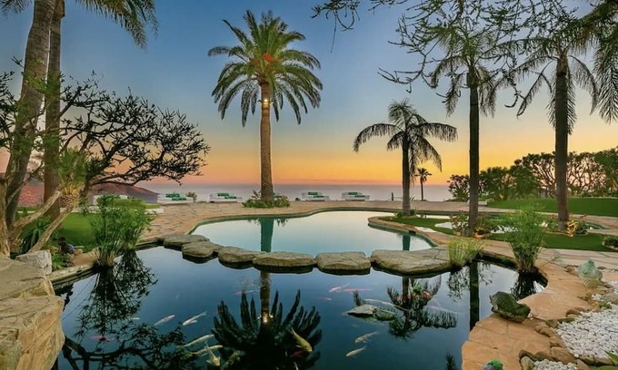 Malibu Casa | Spacious 7-bedroom house with WiFi, AC, fitness room in beautiful Malibu