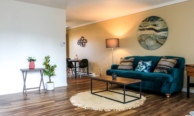 South Tabor Casa | Charming Entire House + Parking