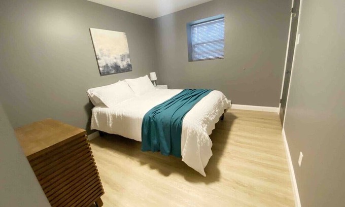 Fredericton Apartamento | This sweet 3 bedroom apartment is located 10 mins outside of town