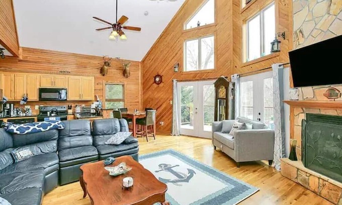 Huntersville Cabina | Mountain Island Lake Cabin
