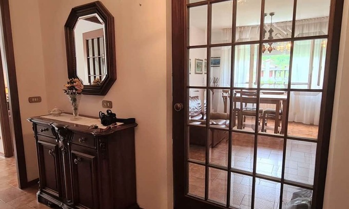 Maglietola Apartamento | Apartment in Monzone with 2 bedrooms sleeps 5
