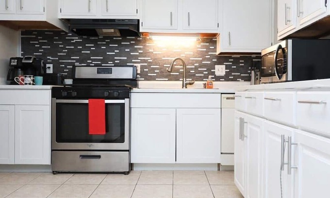 Sunrise Acres Casa | Cozy Colors Modern Family Friendly-3 days