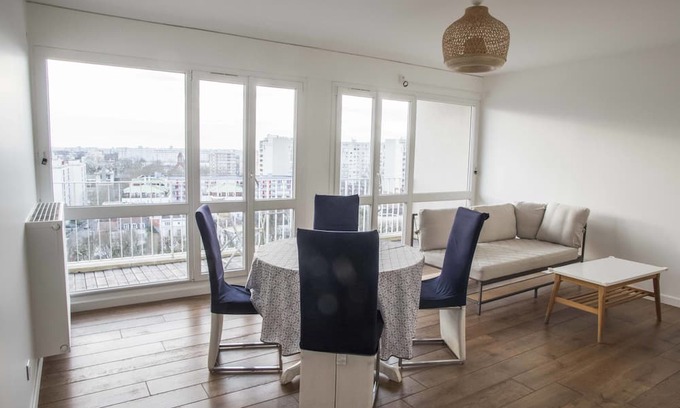 L'Ile-Saint-Denis Apartamento | Charming 63 m2 apt with views of the Eiffel Tower
