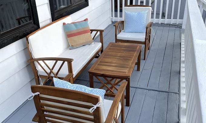 Wrightwood Cabina | Scandinavian Style Cabin: Near Downtown Wrightwood & Mountain High Ski Resort
