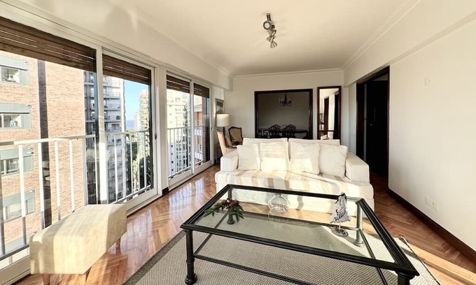 Olivos Apartamento | Very bright, spacious apt on the tenth floor, quiet, sunny and 4B 3.5B in Olivos