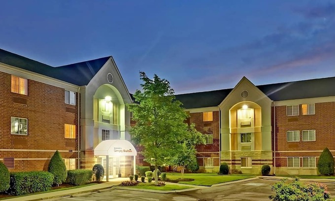 Brentwood Casa | Suite Near Downtown Nashville! Full Kitchen, Pets Allowed!