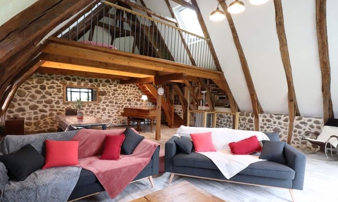 Saint-Martin-Valmeroux Cabaña | Gite Saint-Martin-Valmeroux, 3 bedrooms, 8 persons